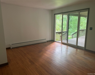 183 Barrytown Road - Photo Thumbnail 15