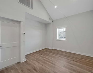 1133 Pleasantville Road - Photo Thumbnail 4