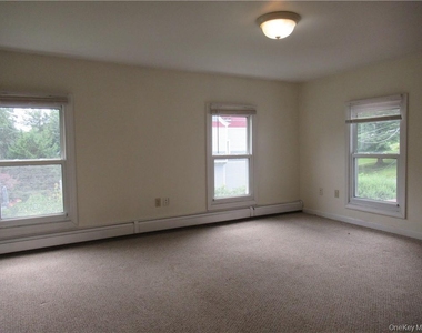 129 Charles Colman Boulevard - Photo Thumbnail 2