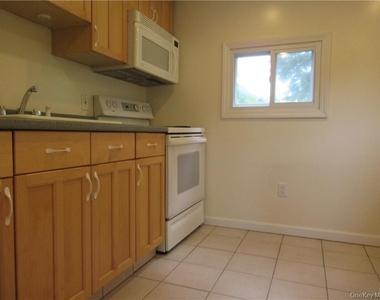 129 Charles Colman Boulevard - Photo Thumbnail 7