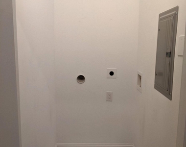 12 White Street - Photo Thumbnail 4