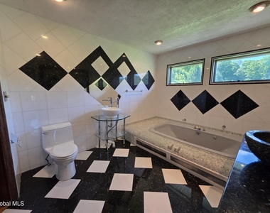 1462 W Fulton Road - Photo Thumbnail 16