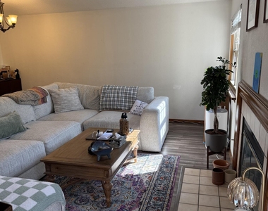 209 Monmouth Way - Photo Thumbnail 7