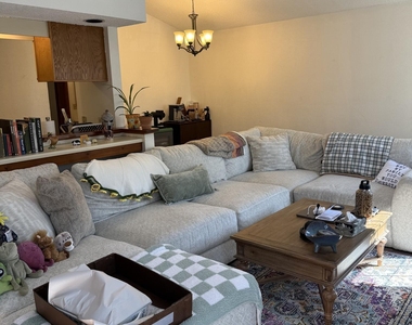 209 Monmouth Way - Photo Thumbnail 5