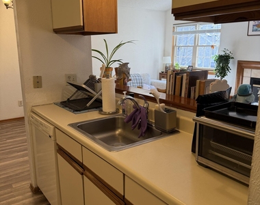 209 Monmouth Way - Photo Thumbnail 13