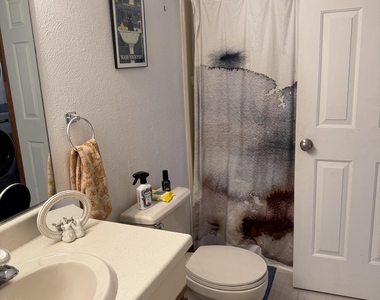 209 Monmouth Way - Photo Thumbnail 20