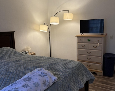 209 Monmouth Way - Photo Thumbnail 16