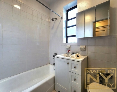 29-07 31st Avenue - Photo Thumbnail 4
