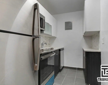 139 E 27th Street - Photo Thumbnail 4