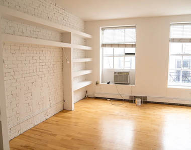 422 W Broadway - Photo Thumbnail 4