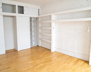 422 W Broadway - Photo Thumbnail 3