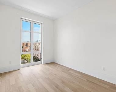 250 E 21st Street - Photo Thumbnail 6