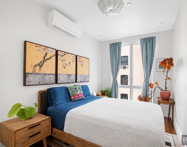 776 Franklin Avenue - Photo Thumbnail 2