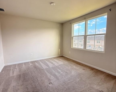 14 Snickers Court - Photo Thumbnail 10