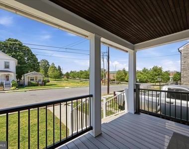 312 E Piccadilly Street - Photo Thumbnail 3