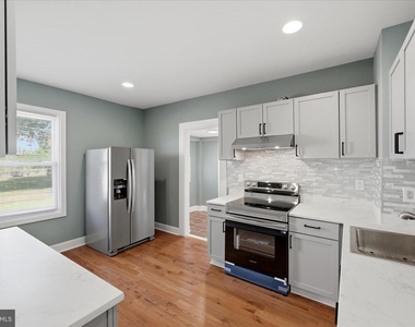 312 E Piccadilly Street - Photo Thumbnail 9