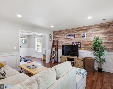 10106 S Fulton Drive - Photo Thumbnail 3