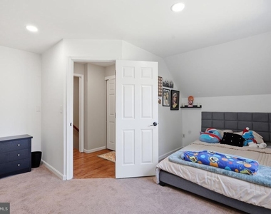 10106 S Fulton Drive - Photo Thumbnail 10