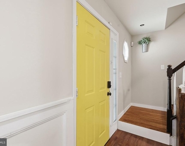 10106 S Fulton Drive - Photo Thumbnail 2