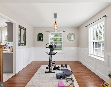 10106 S Fulton Drive - Photo Thumbnail 8
