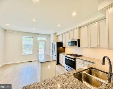 18374 Reaper Hill Court - Photo Thumbnail 10