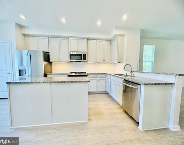 18374 Reaper Hill Court - Photo Thumbnail 5