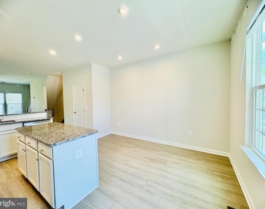 18374 Reaper Hill Court - Photo Thumbnail 6