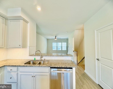 18374 Reaper Hill Court - Photo Thumbnail 8