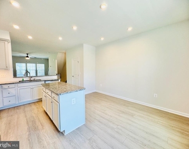 18374 Reaper Hill Court - Photo Thumbnail 7