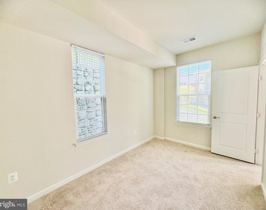 18374 Reaper Hill Court - Photo Thumbnail 21