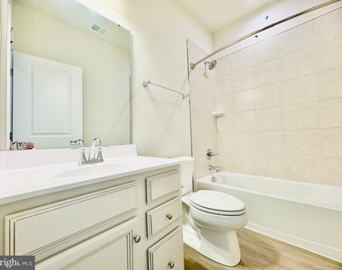 18374 Reaper Hill Court - Photo Thumbnail 17