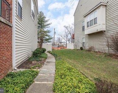 13340 Colchester Ferry Place - Photo Thumbnail 30