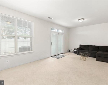 13340 Colchester Ferry Place - Photo Thumbnail 7