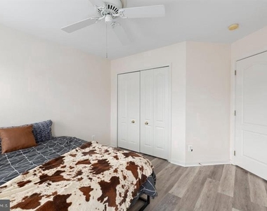 13340 Colchester Ferry Place - Photo Thumbnail 22