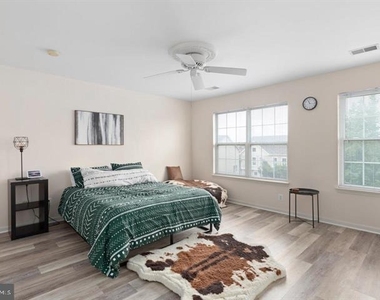 13340 Colchester Ferry Place - Photo Thumbnail 19