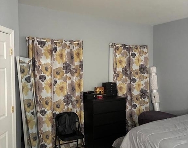 9532 Walker Way - Photo Thumbnail 11