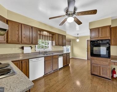 40297 Braddock Road - Photo Thumbnail 8