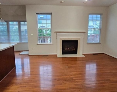 22614 Welborne Manor Square - Photo Thumbnail 5