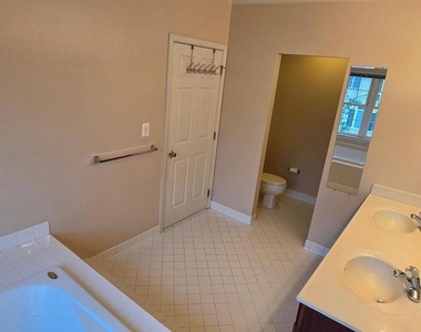 22614 Welborne Manor Square - Photo Thumbnail 31