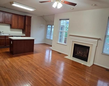 22614 Welborne Manor Square - Photo Thumbnail 6