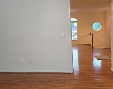 22614 Welborne Manor Square - Photo Thumbnail 40