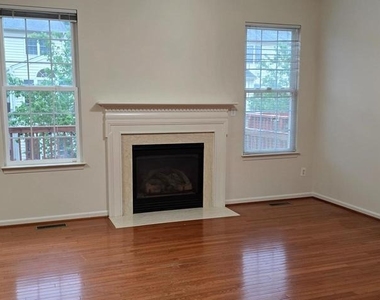22614 Welborne Manor Square - Photo Thumbnail 7