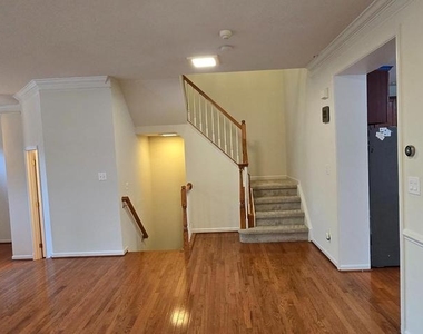 22614 Welborne Manor Square - Photo Thumbnail 22