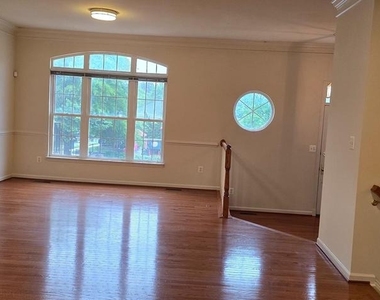 22614 Welborne Manor Square - Photo Thumbnail 16