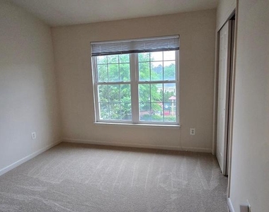 22614 Welborne Manor Square - Photo Thumbnail 24