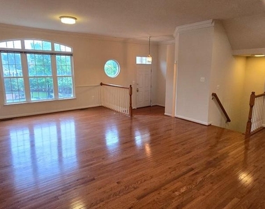 22614 Welborne Manor Square - Photo Thumbnail 19