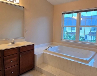 22614 Welborne Manor Square - Photo Thumbnail 29