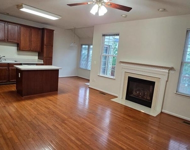 22614 Welborne Manor Square - Photo Thumbnail 8