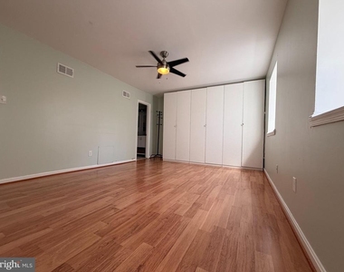 9115 Barrick Street - Photo Thumbnail 3