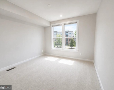 12843 Milling Stone Terrace - Photo Thumbnail 9